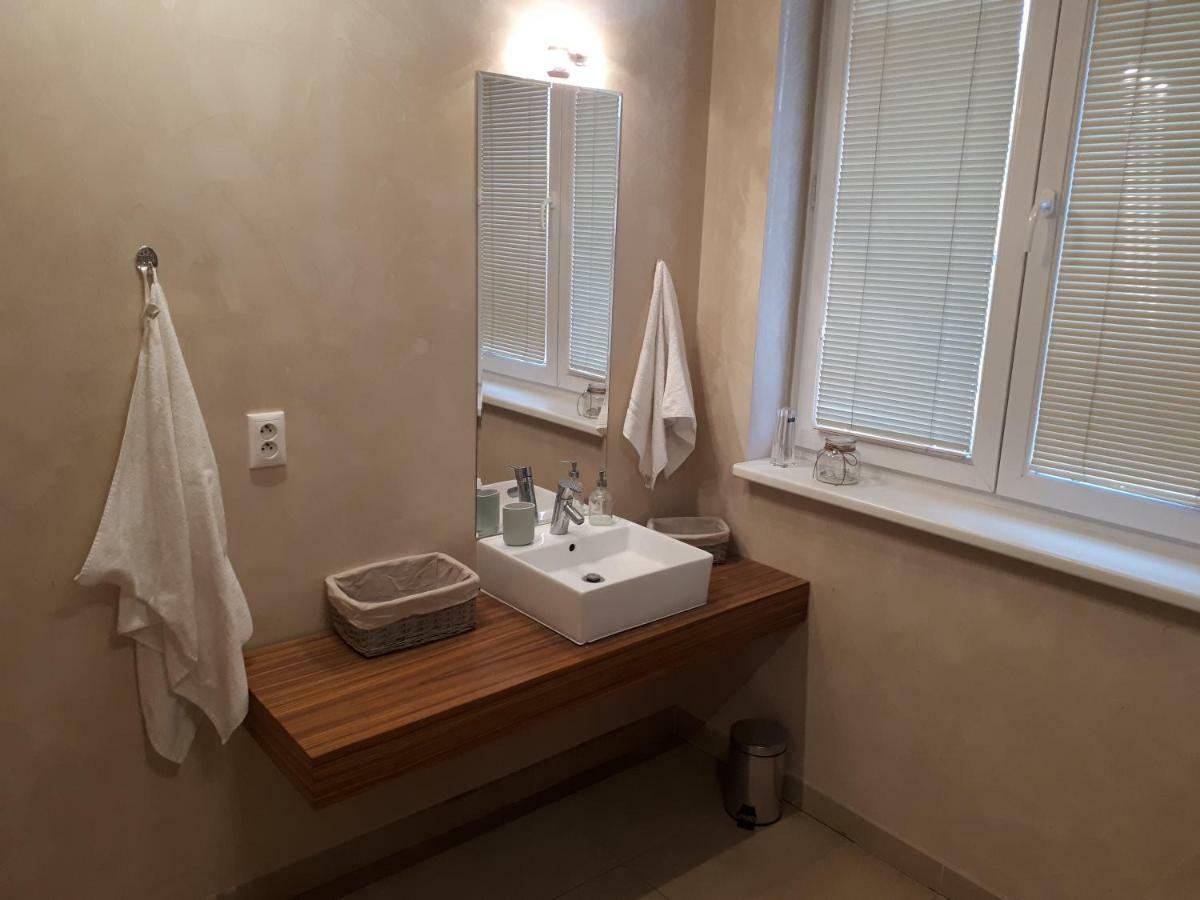 Utulny Apartman V Bratislava 15 Exterior photo